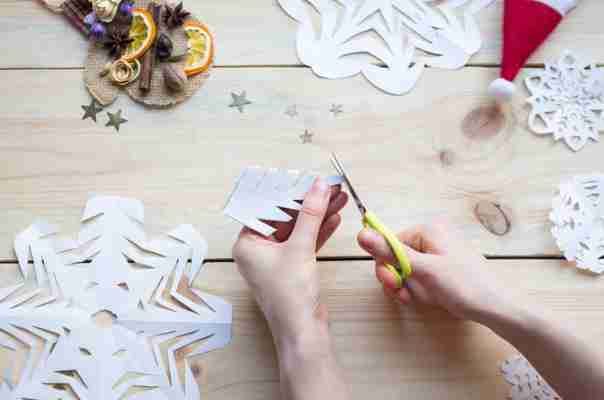 75 DIY Paper Christmas Ornaments To Make this Christmas!