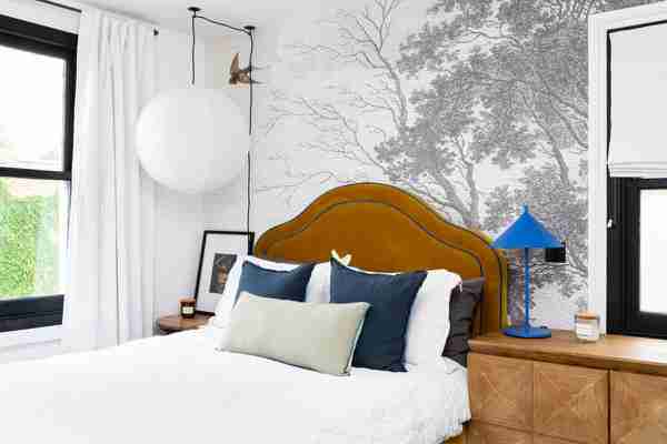 How to decorate a bedroom – 10 tips to create a beautiful bedroom