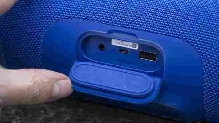 JBL Charge 3 review: A loud, rugged and very portable Bluetooth speaker